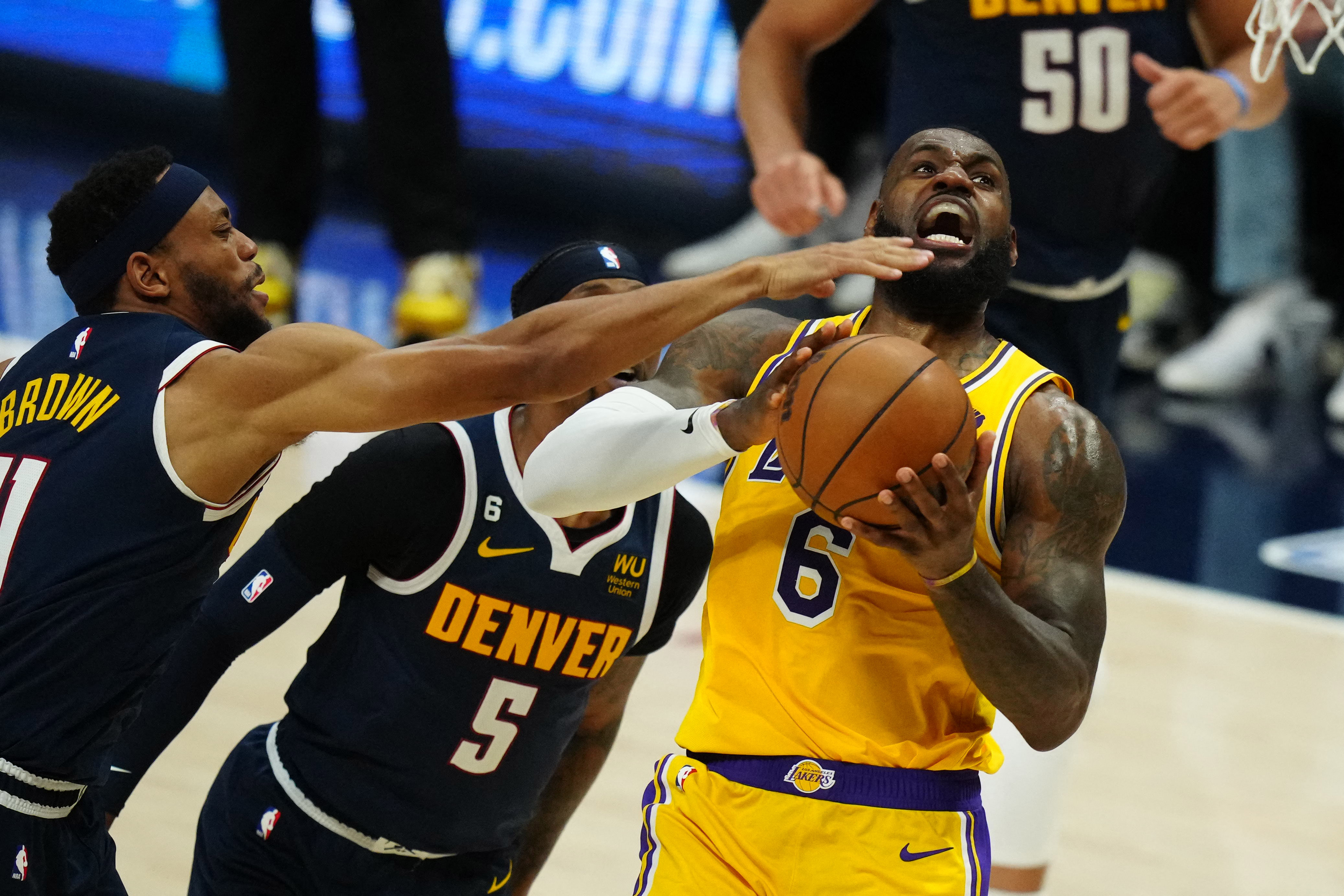 湖人NBA战胜俄克拉荷马雷霆詹姆斯关键上篮(nba湖人篮球) 湖人NBA战胜俄克拉荷马雷霆詹姆斯关键上篮(nba湖人篮球)